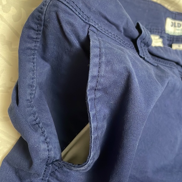 Old Navy Longer Length Navy Blue Chino Shorts - Picture 6 of 7
